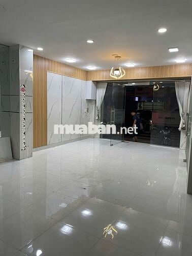 Nhà 2 Mặt Tiền Hẻm Lớn Đường Lạc Long Quân Giá Tốt.