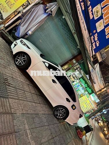 Kia Cerato Luxury Trắng 5 chỗ