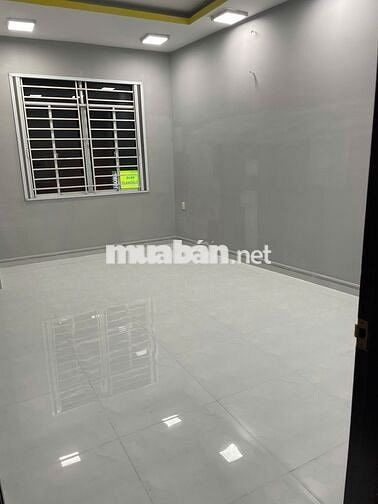 Nhà 2 Mặt Tiền Hẻm Lớn Đường Lạc Long Quân Giá Tốt.