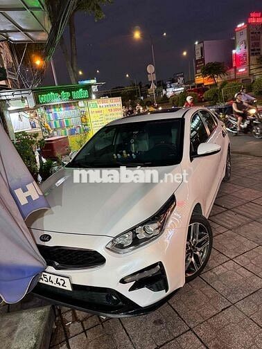Kia Cerato Luxury Trắng 5 chỗ