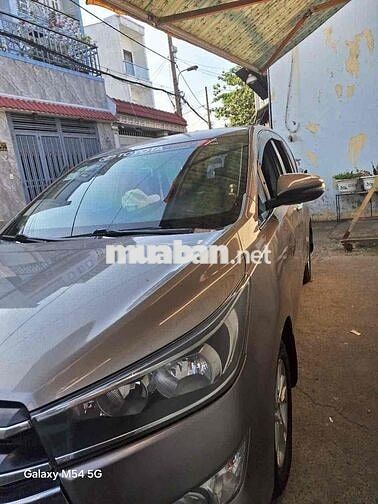 Toyota Innova 7 chỗ 2018 Số sàn màu Nâu