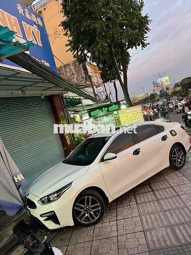 Kia Cerato Luxury Trắng 5 chỗ