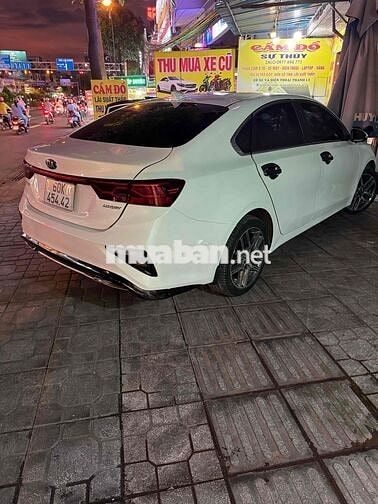 Kia Cerato Luxury Trắng 5 chỗ