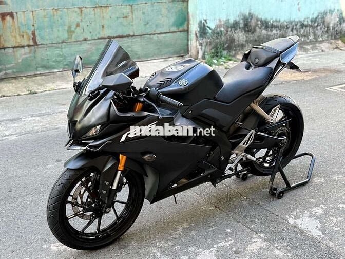 Yamaha R15v3 bs72