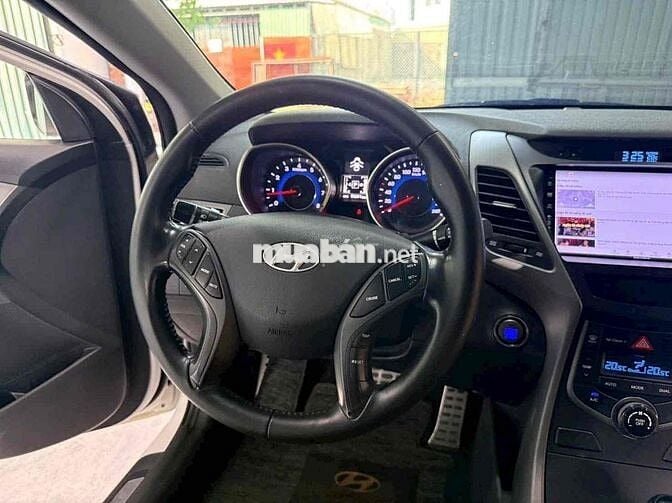 Hyundai Elantra GLS 1.8 2015 Full Option Trắng
