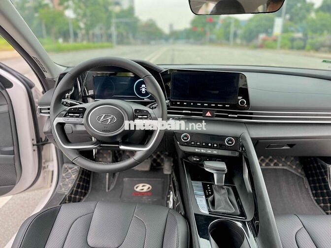 Hyundai Elantra 2024 1.6 đặc biệt Trắng