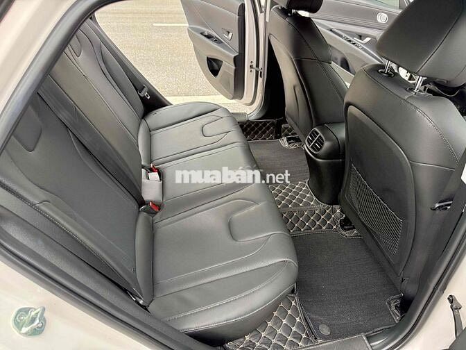 Hyundai Elantra 2024 1.6 đặc biệt Trắng