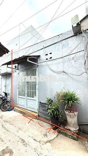 Nhà ngay chợ thiếc Lê Văn Khương