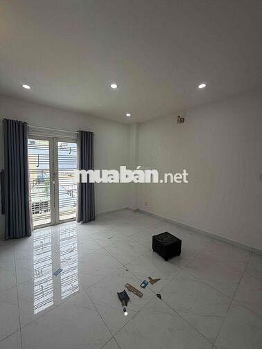 Nhà 4 dài 20m 2 lầu 4 pn đs 8 p11