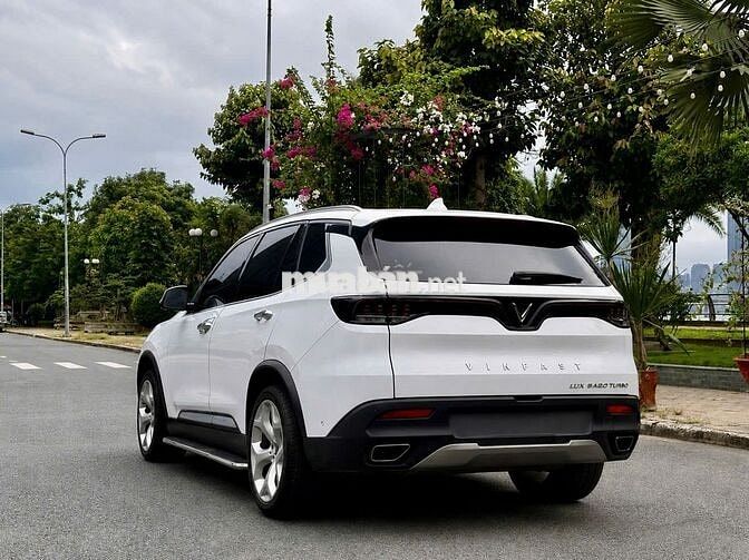 LUX SA PREMIUM 21 - 38.000KM - MÀU TRẮNG SIÊU HOT