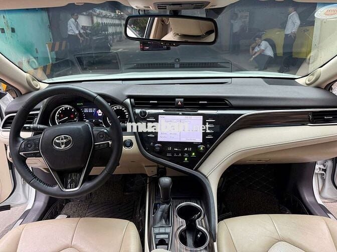Camry 2.5Q-2019, 1 chủ từ mới, nhiều phụ kiện.
