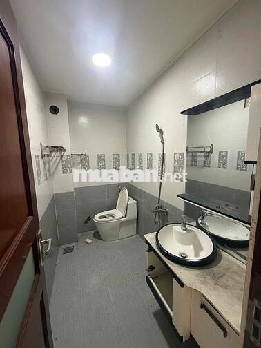 Nhà 4 dài 20m 2 lầu 4 pn đs 8 p11