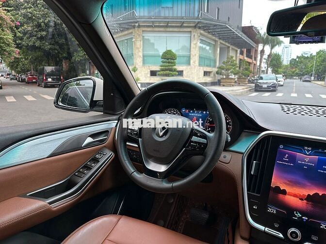 LUX SA PREMIUM 21 - 38.000KM - MÀU TRẮNG SIÊU HOT