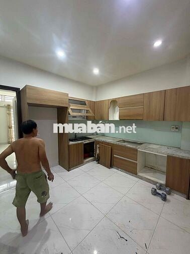 Nhà 4 dài 20m 2 lầu 4 pn đs 8 p11
