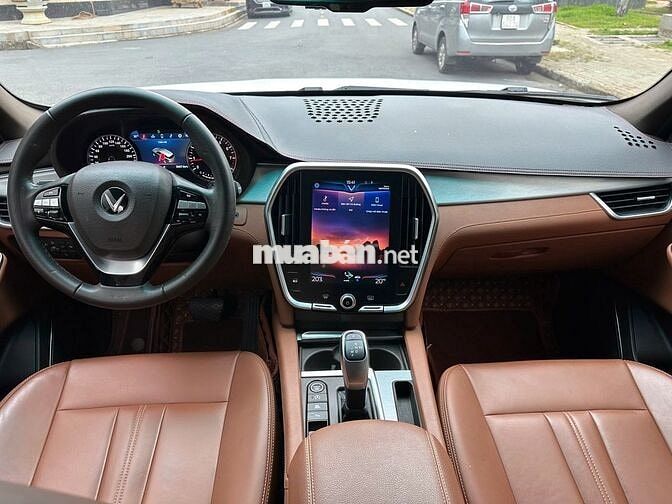 LUX SA PREMIUM 21 - 38.000KM - MÀU TRẮNG SIÊU HOT