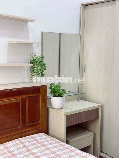 TRỐNG SẴN PHÒNG CỬA SỔ KẾ ĐẠI HỌC VĂN LANG