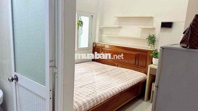 TRỐNG SẴN PHÒNG CỬA SỔ KẾ ĐẠI HỌC VĂN LANG