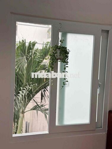 TRỐNG SẴN PHÒNG CỬA SỔ KẾ ĐẠI HỌC VĂN LANG