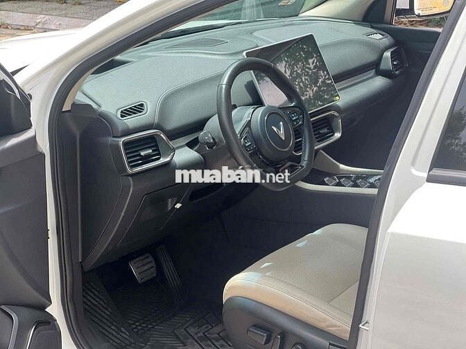 VinFast VF8 Plus 2023 Trắng 35000 km