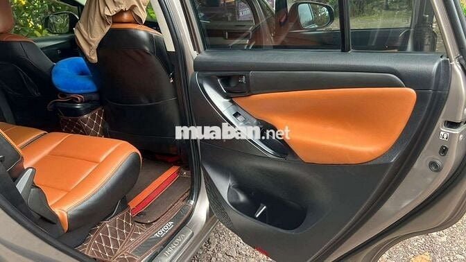 mình bản xe tyota Innova 2019