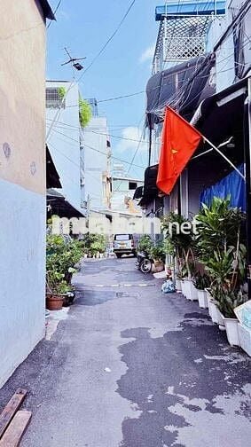 Hiếm, khuôn đất 300m2, ngang 6m, hẻm oto giá chỉ hơn 18T