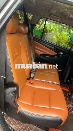 mình bản xe tyota Innova 2019