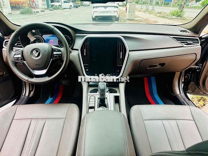 VinFast Lux A2.0 Base 2022 Đen 45000 km