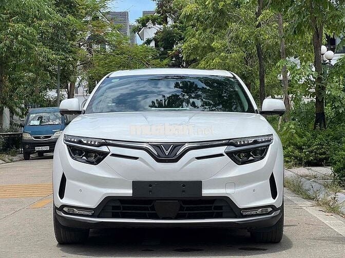 VinFast VF8 Plus 2023 Trắng 35000 km