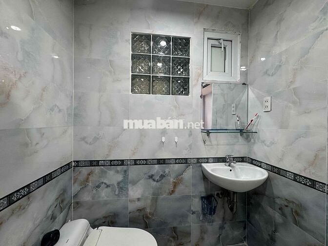 🏡Trống sẵn 1 phòng ban công tách bếp chỉ 5tr ngay Trần Hưng Đạo Q1🏡