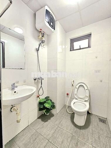 PHÒNG KHÁCH NGỦ FULL ĐỒ BAN CÔNG THOÁNG - NGAY TRUNG TÂM MỸ ĐÌNH