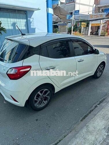 Hyundai i10 AT Full 1.2 Trắng 20000 km