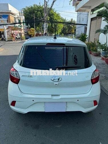 Hyundai i10 AT Full 1.2 Trắng 20000 km