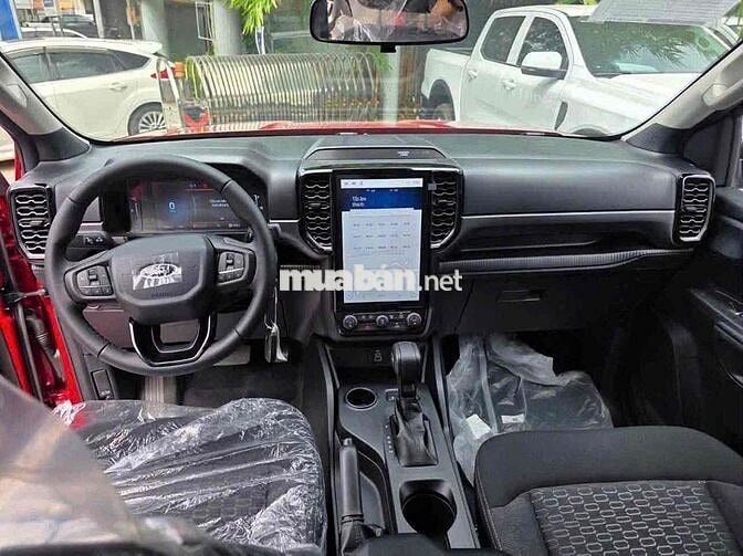 Ford Ranger XLS 2026 Tự động 10 cấp Đỏ