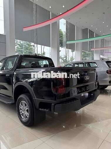 2026 Ford Ranger XLS 10AT 4x2 Đen đưa 245tr0 có xe