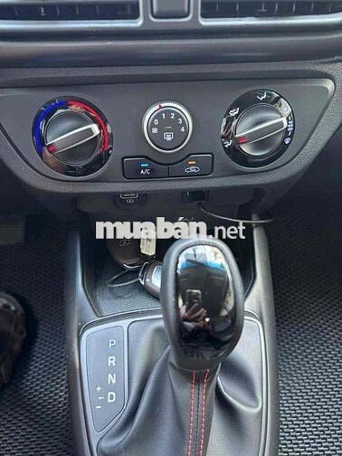 Hyundai i10 AT Full 1.2 Trắng 20000 km