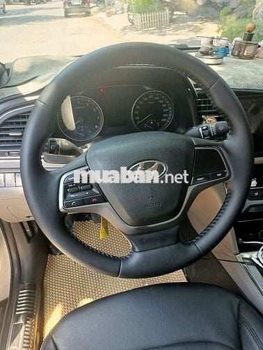 Hyundai Elantra 2024 Trắng Xăng 5 chỗ