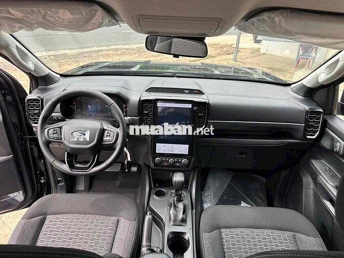 2026 Ford Ranger XLS 10AT 4x2 Đen đưa 245tr0 có xe