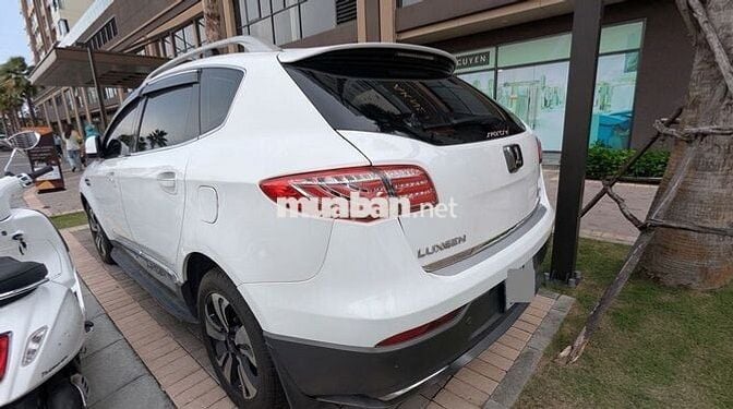 Luxgen U7 SUV 2016 Trắng 7 chỗ Xăng 2.2L Turbo