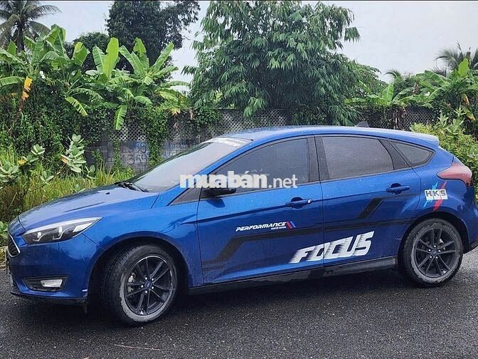 Ford Focus hatchback 2017 Xanh