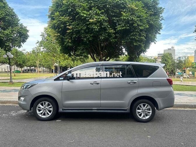 Toyota Innova E 2019 Số sàn Bạc