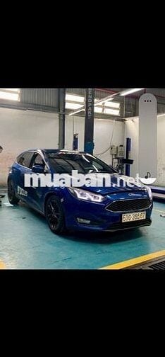 Ford Focus hatchback 2017 Xanh