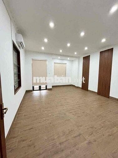 CHO THUÊ NHÀ 3 LẦU MẶT TIỀN LÝ THÁI TỔ CÓ THANG MÁY