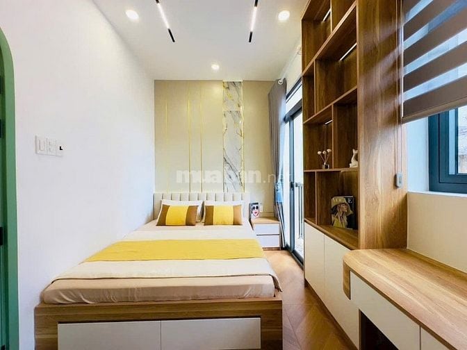 NHÀ MỚI HẺM THÍCH QUẢNG ĐỨC, PHÚ NHUẬN, 4,4x5m, 2 lầu, ST, 2PN, 3WC