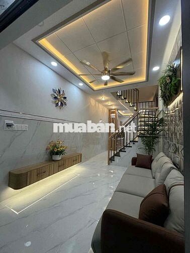 NHÀ MỚI VÀO Ở NGAY - HẺM XE HƠI NGỦ TRONG NHÀ - (3.4X12M) Q6