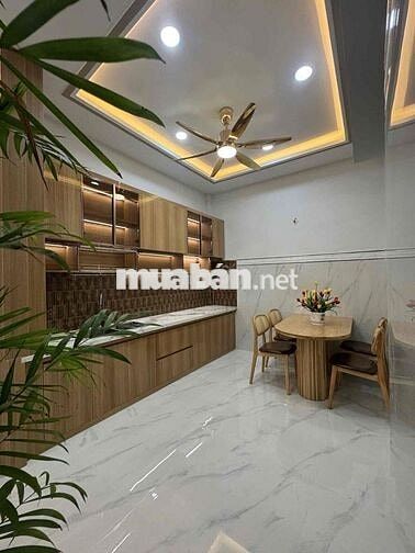 NHÀ MỚI VÀO Ở NGAY - HẺM XE HƠI NGỦ TRONG NHÀ - (3.4X12M) Q6