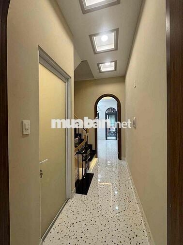 NHÀ MỚI VÀO Ở NGAY - HẺM XE HƠI NGỦ TRONG NHÀ - (3.4X12M) Q6