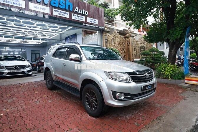 Toyota Fortuner 2014 Xăng Tự động 7 chỗ Bạc