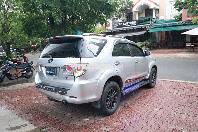 Toyota Fortuner 2014 Xăng Tự động 7 chỗ Bạc