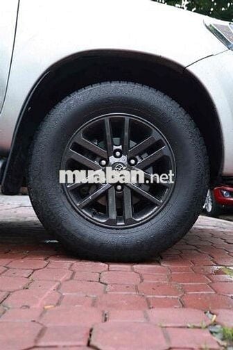 Toyota Fortuner 2014 Xăng Tự động 7 chỗ Bạc