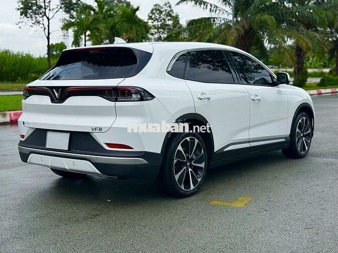 VinFast VF8 Plus 2025 Trắng ĐI 9.200 km-TRẦN KÍNH